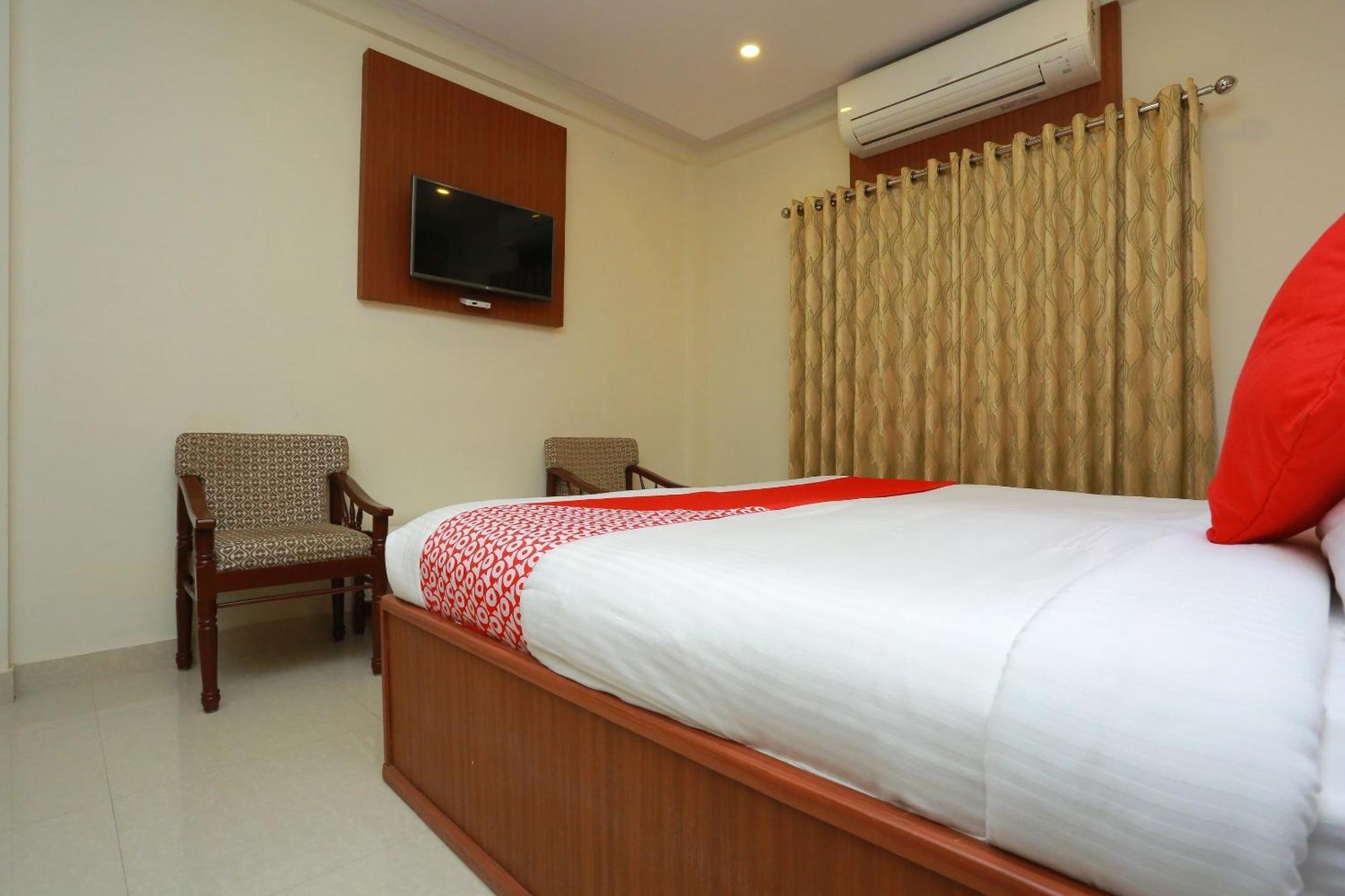 Capital O 14702 Kovilakam Residency Thrissur Bagian luar foto
