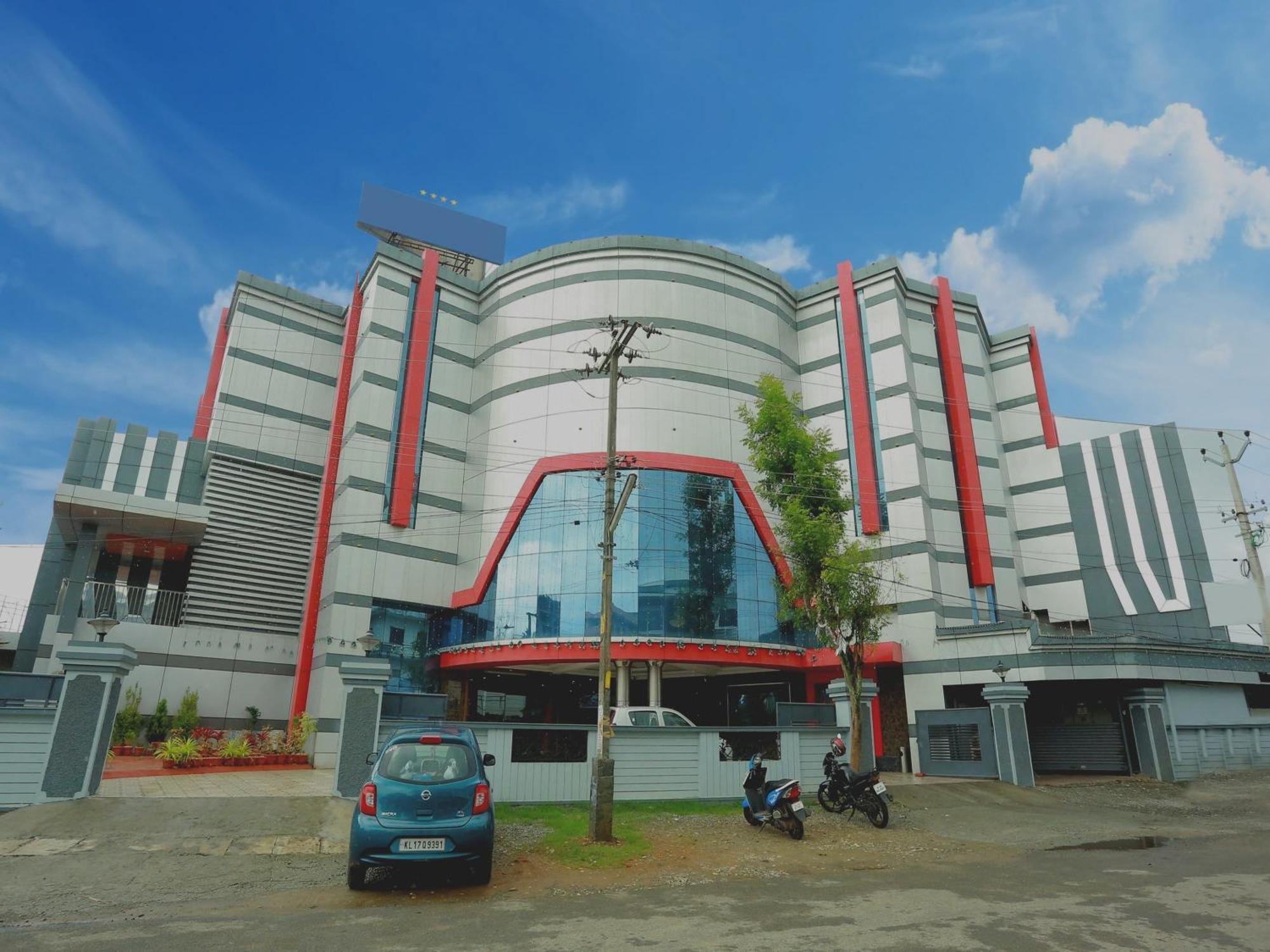 Capital O 14702 Kovilakam Residency Thrissur Bagian luar foto