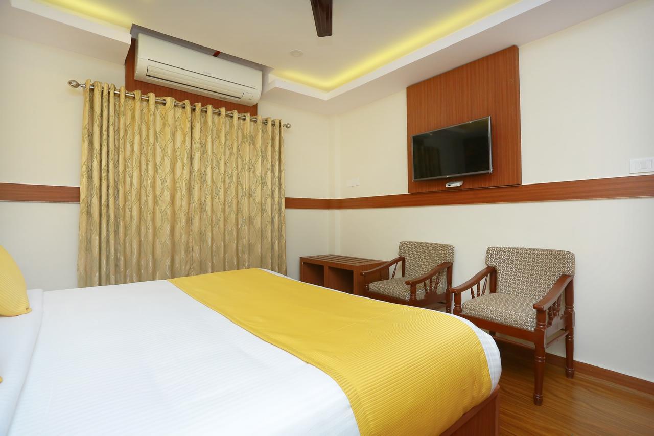 Capital O 14702 Kovilakam Residency Thrissur Bagian luar foto